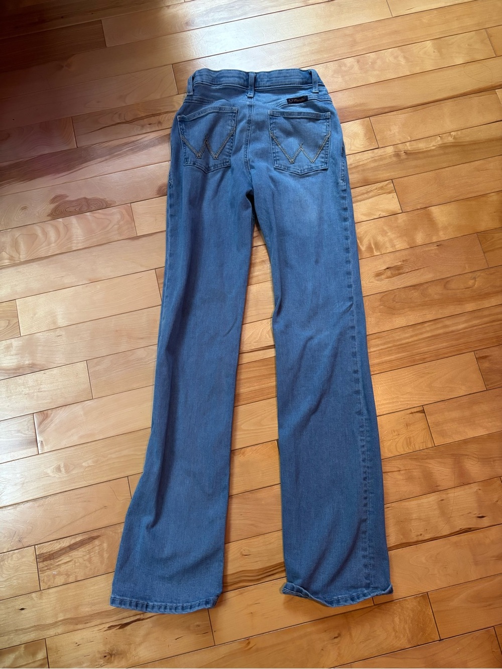 Wrangler Women's Light Blue bootcut Jeans - Classic Back Pocket Stitch